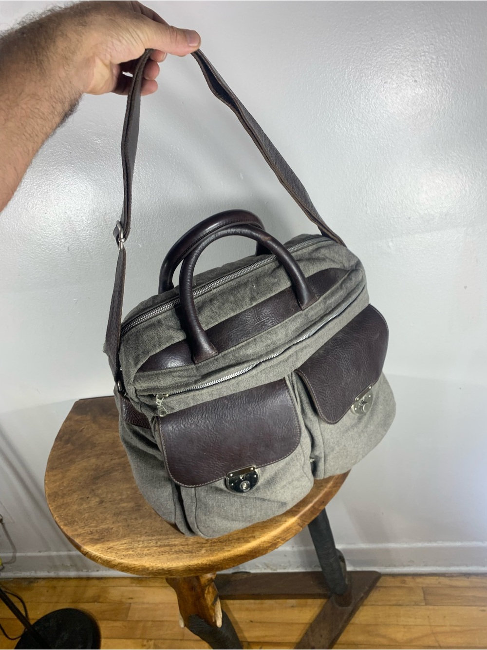 Vintage Y2K M0851 large computer laptop messenger satchel Canvas and leather